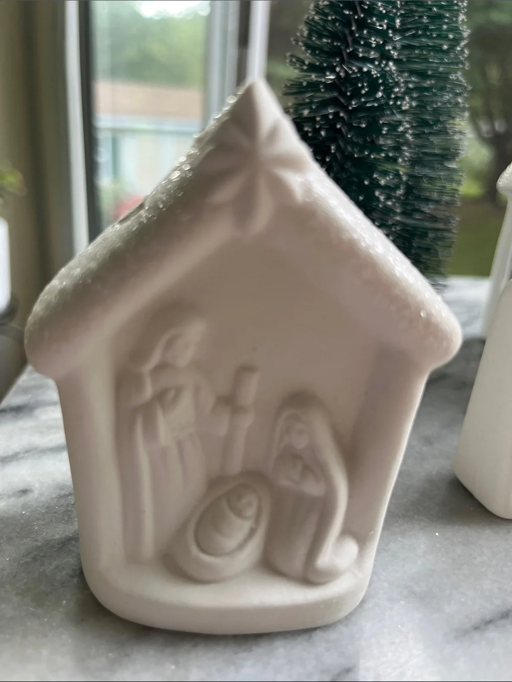 White Ceramic Christmas Village Set O Come All Ye Faithful Light Up 6 bisque pcs